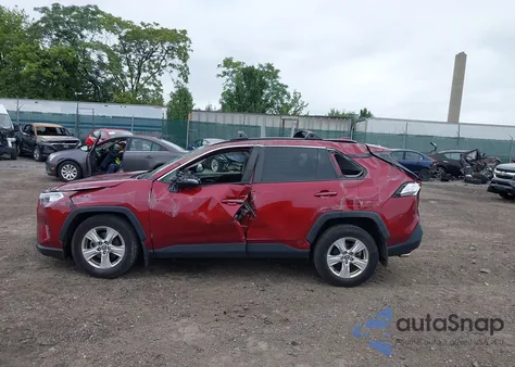 2021 Toyota Rav4 Xle из США, поврежденный, VIN JTMP1RFV4MD070361